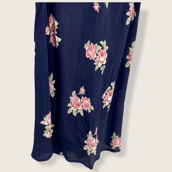 The Attic Floral Shift Dress - Picture 3 of 12